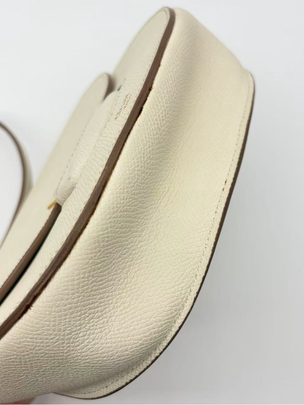 Celine Cream Leather Crossbody Bag with Gold Accent - Picture 4 of 7